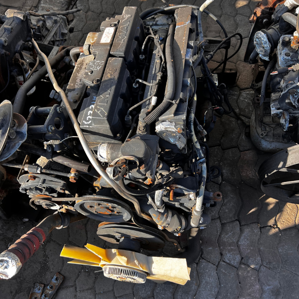 Komatsu D0824 Engine