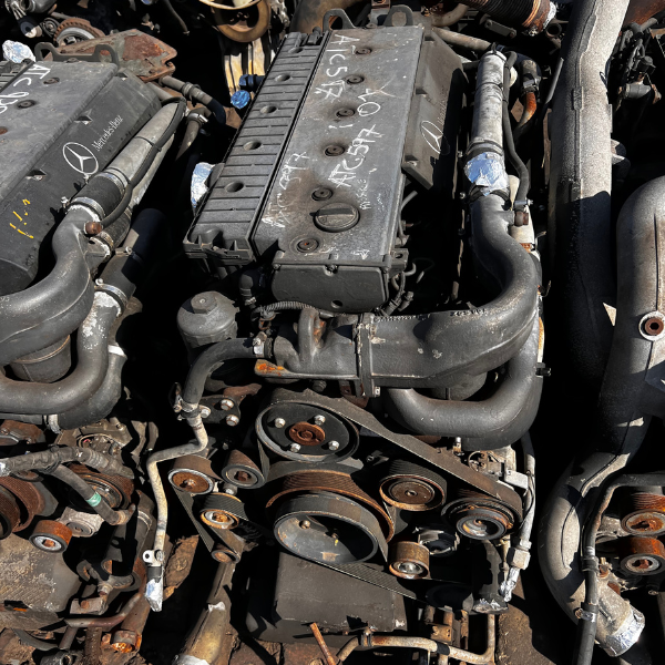 Mercedes-Benz OM906 Engine (Dustbin Truck Application)